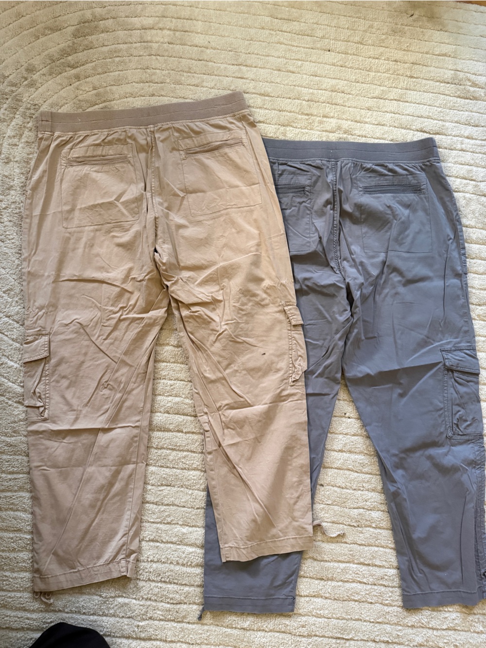Lot of Soft Surroundings Cargo Pants in Beige and Slate and White T Shirt Size L - Picture 9 of 9
